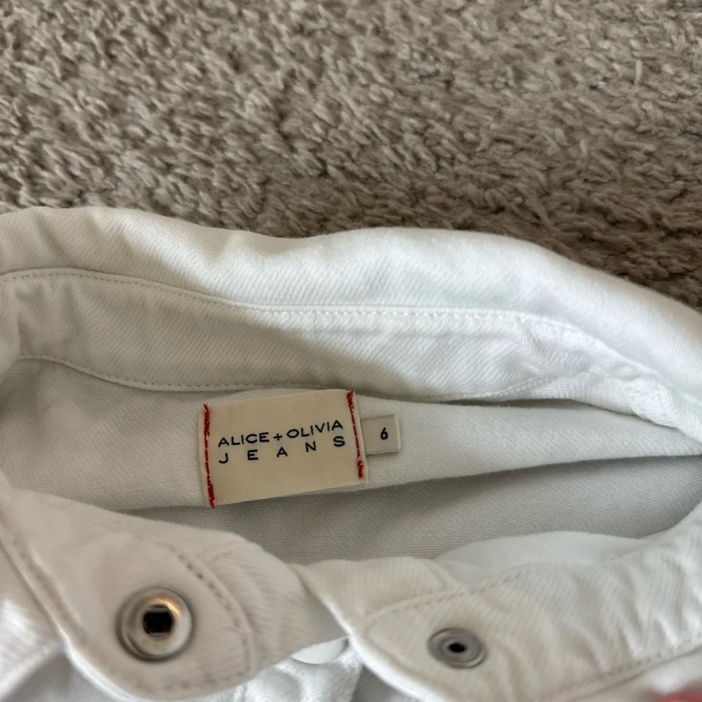 White Alice and Olivia Dress with Belt - Picture 2 of 3
